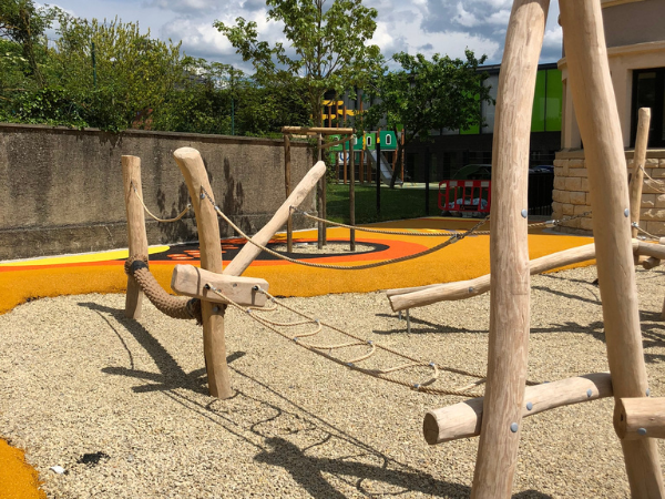 AIRE DE JEUX ECOLE STRASSEN