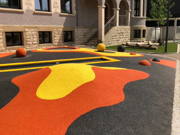 AIRE DE JEUX ECOLE STRASSEN