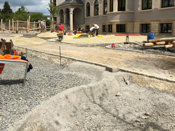 AIRE DE JEUX ECOLE STRASSEN